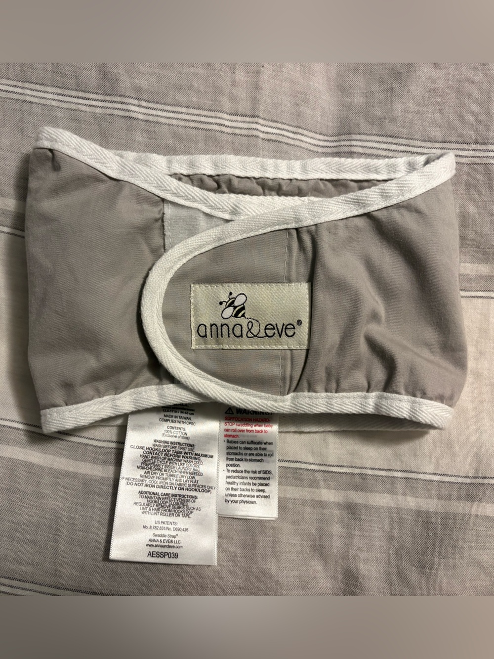 Anna & Eve Baby Swaddle Strap Size Small in Grey, Great Used Condition